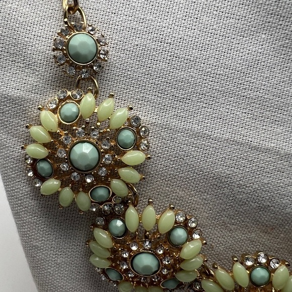 2 statement necklaces - Picture 13 of 16